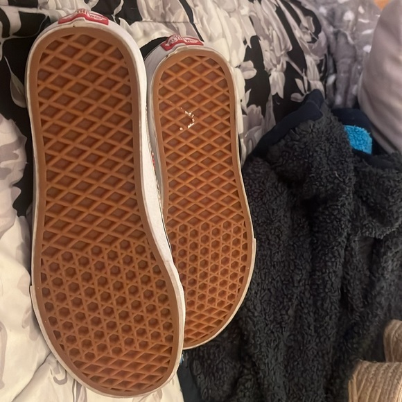 Size 8.5 Vans - Picture 4 of 7